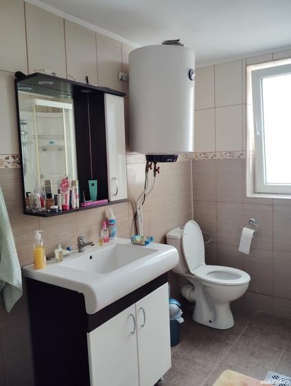 Casă cu 7 camere cu Teren 700 Mp în Central