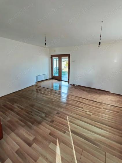 Casă cu 5 camere cu Teren 1644 Mp în Văcărești