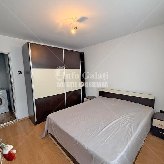 Apartament cu 3 camere în Micro 13