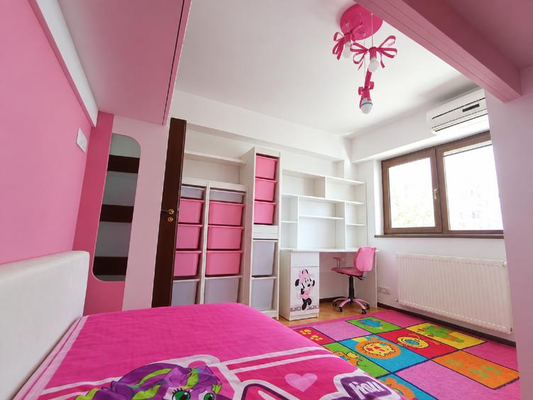 Apartament cu 3 camere decomandat, mobilat în Faleza Nord