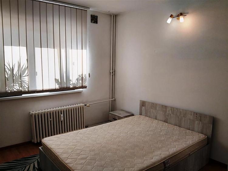 Apartament cu 2 camere decomandat, mobilat în Sud