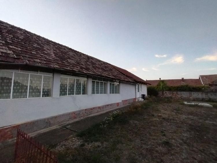 Casă cu 4 camere în Felnac