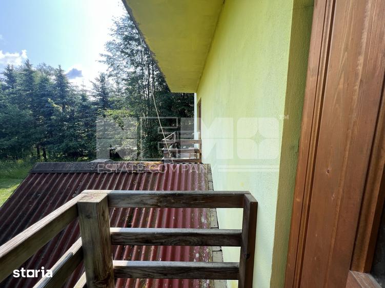 Casă cu 8 camere cu Teren 1950 Mp în Sucevița