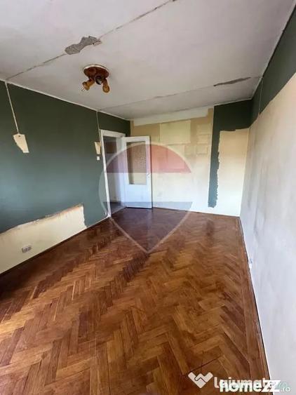 Apartament cu 3 camere decomandat în Rogerius