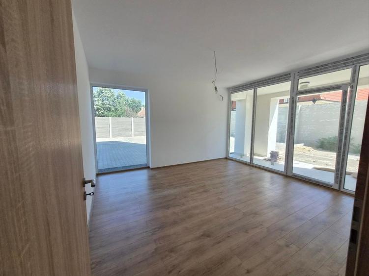 Apartament cu 2 camere decomandat în Lipovei