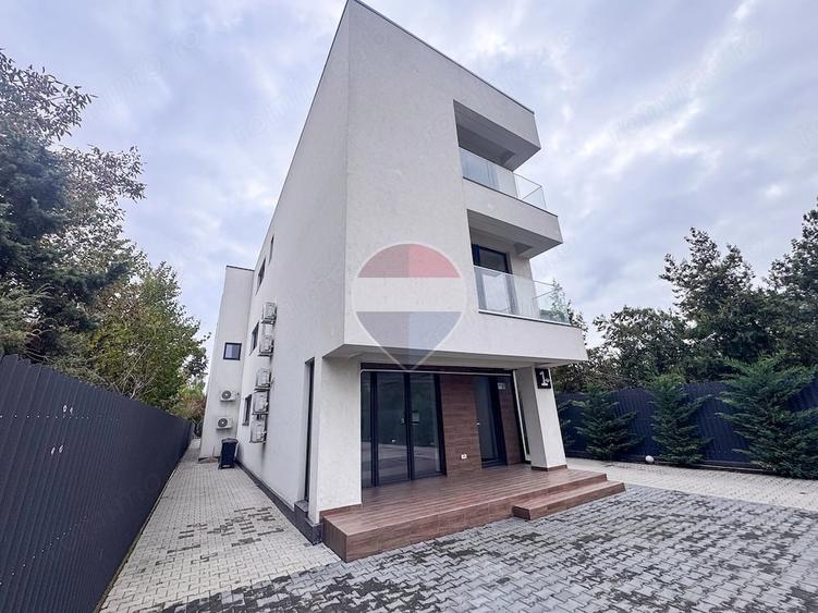 Casă cu 6 camere cu Teren 570 Mp în Iancu Nicolae
