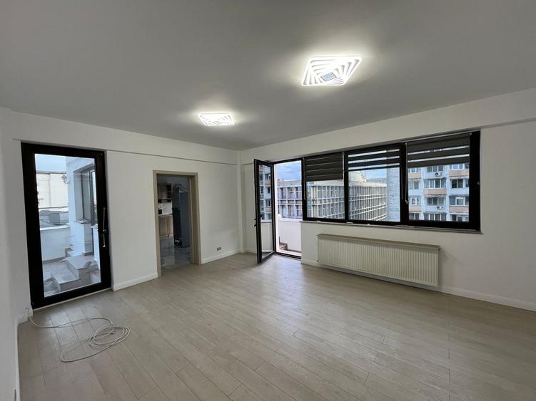 Apartament cu 4 camere decomandat în Dorobanți