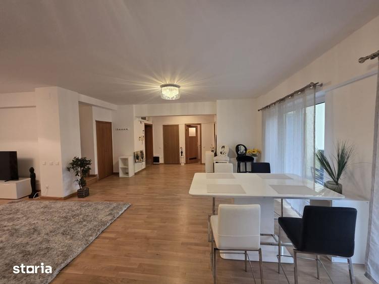 Apartament cu 4 camere în Herăstrău