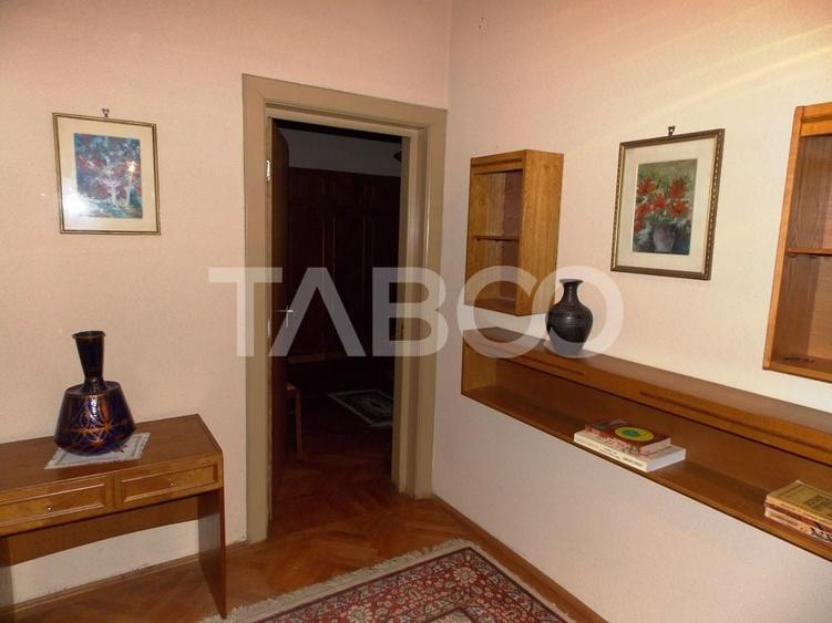 Apartament cu 3 camere decomandat, mobilat în Sub Arini