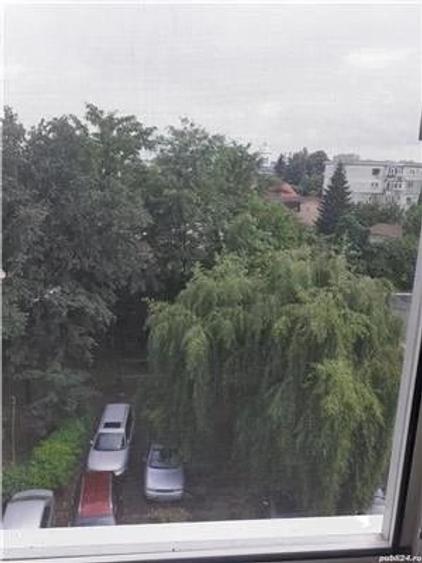 Apartament cu 3 camere decomandat în Democrației
