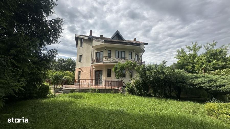 Casă cu 4 camere în Valea Ursului