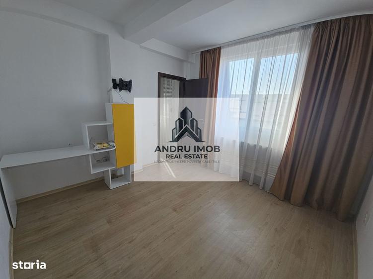 Apartament cu 3 camere, mobilat în Central — fotografia 1