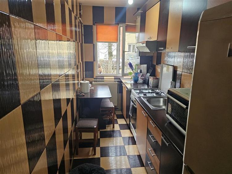 Apartament cu 2 camere nedecomandat, mobilat în Micro II