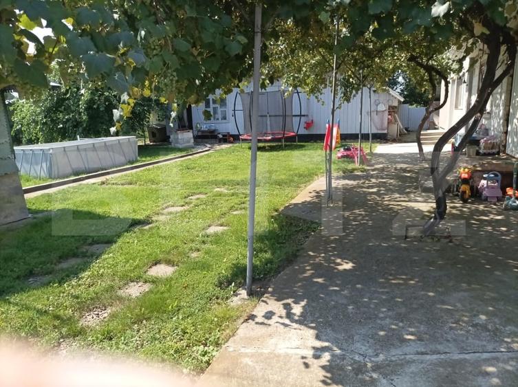 Casă individuală cu 4 camere cu Canalizare în Periferie