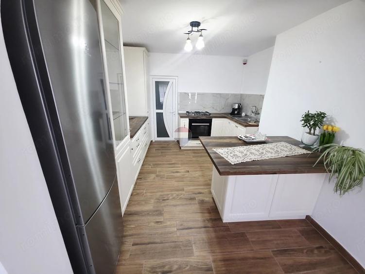 Casă cu 3 camere cu Teren 2836 Mp în Zănești