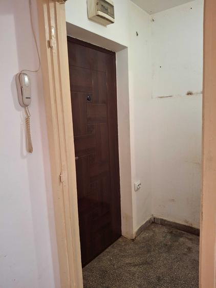 Garsonieră decomandată în Drumul Taberei