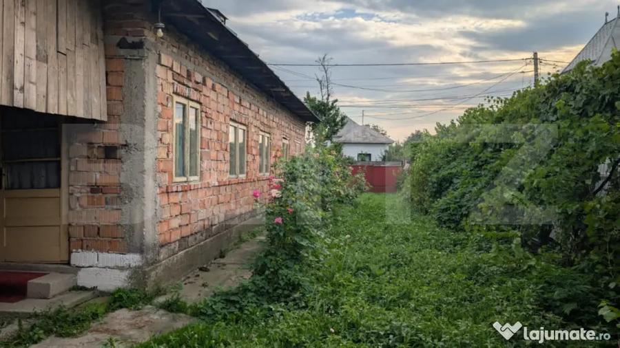 Casă cu 3 camere cu Teren 2540 Mp în Central