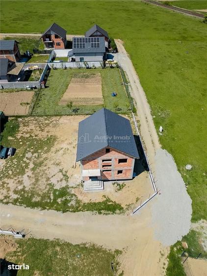 Casă cu 5 camere cu Teren 400 Mp în Central