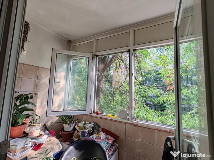 Apartament cu 2 camere decomandat în Drumul Taberei