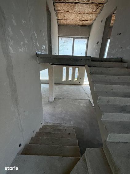 Casă cu 4 camere cu Teren 500 Mp în Corunca