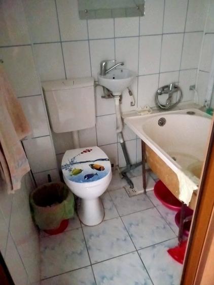 Apartament cu 3 camere semidecomandat în Sud