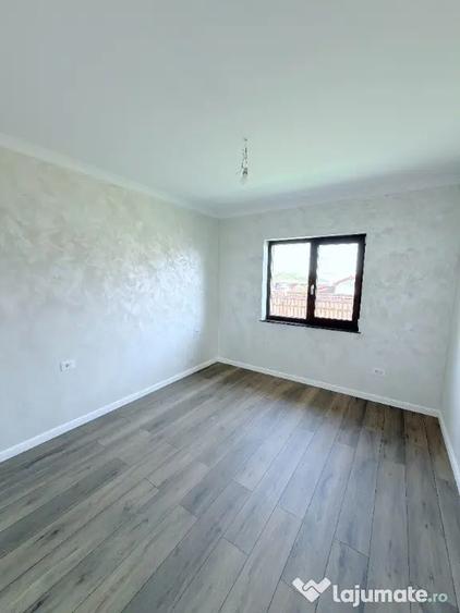 Casă cu 3 camere cu Teren 300 Mp în Central