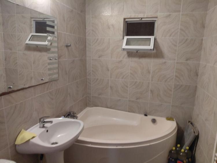 Apartament cu 3 camere decomandat în Exterior Vest