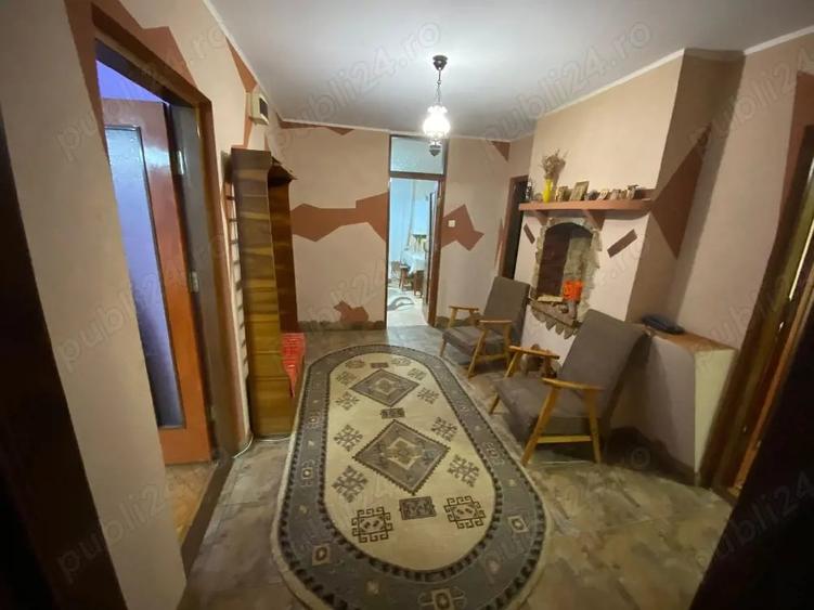 Apartament cu 3 camere decomandat în George Enescu