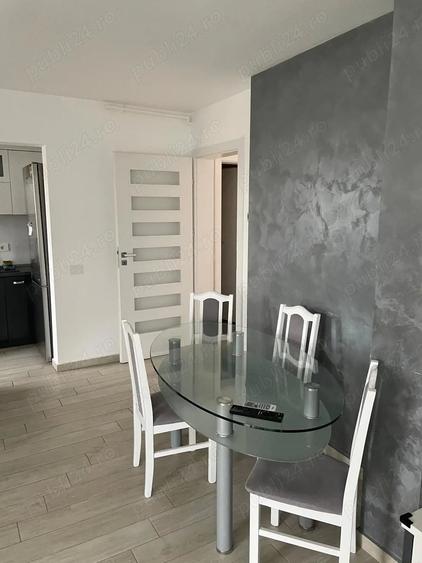 Apartament cu 3 camere decomandat, mobilat în Nufărul