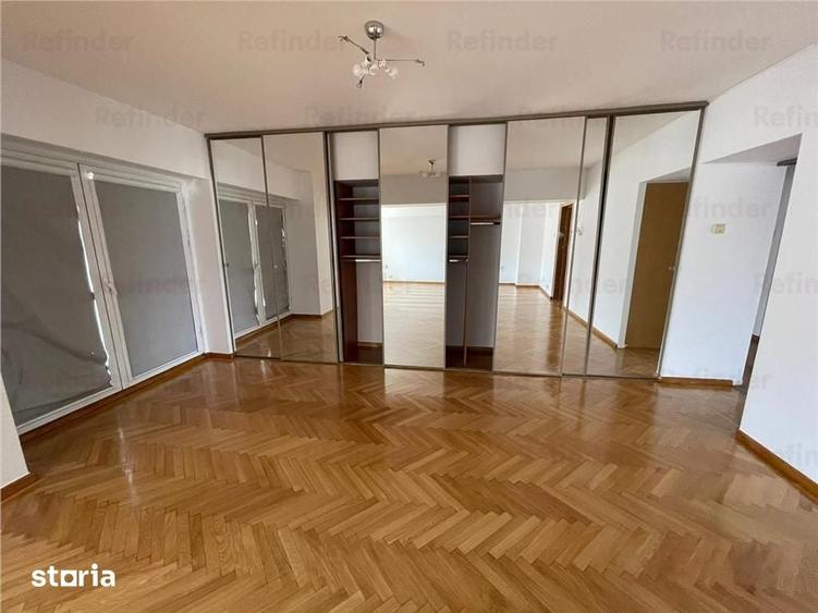 Apartament cu 3 camere decomandat în Centrul Civic