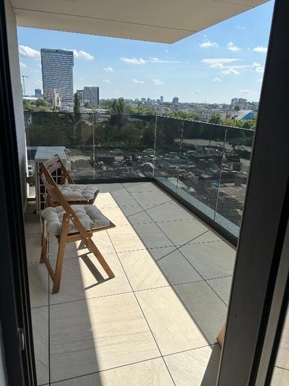 Apartament cu 3 camere semidecomandat, mobilat în Aviației