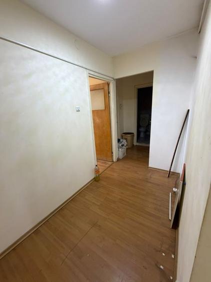 Apartament cu 4 camere decomandat în Berceni