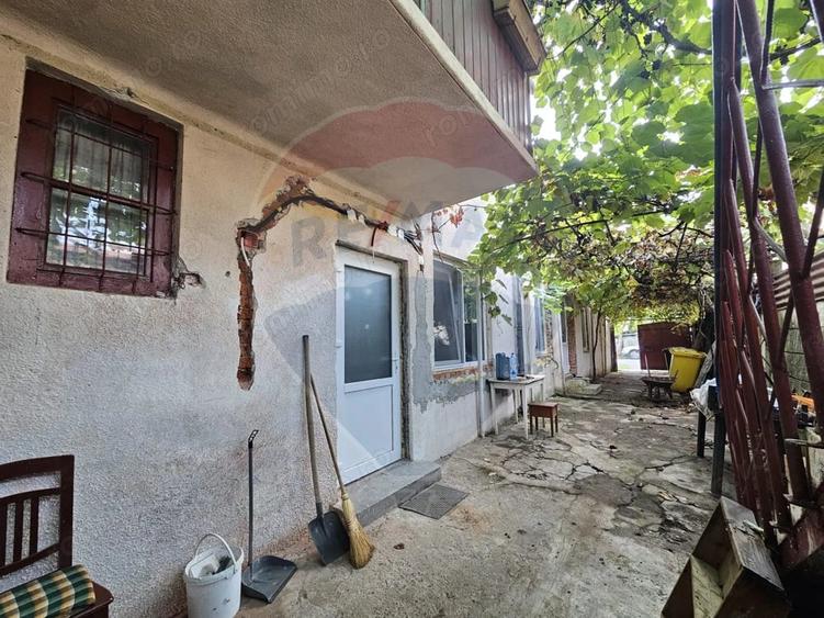 Casă cu 3 camere cu Teren 475 Mp în Central