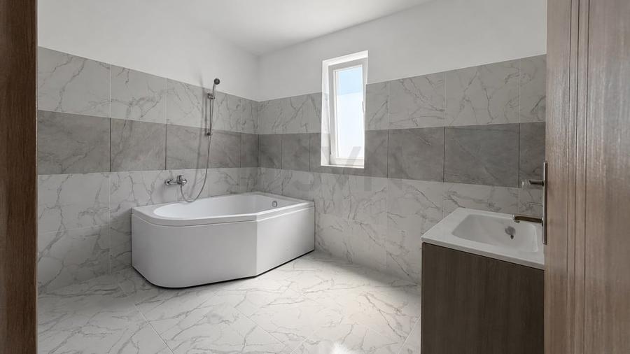 Casă individuală cu 5 camere cu Teren 500 Mp în Corbeanca