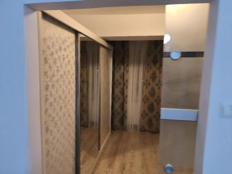 Apartament cu 3 camere decomandat în Cetate