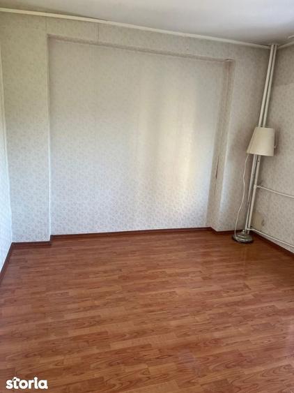 Apartament cu 3 camere decomandat în Rahova