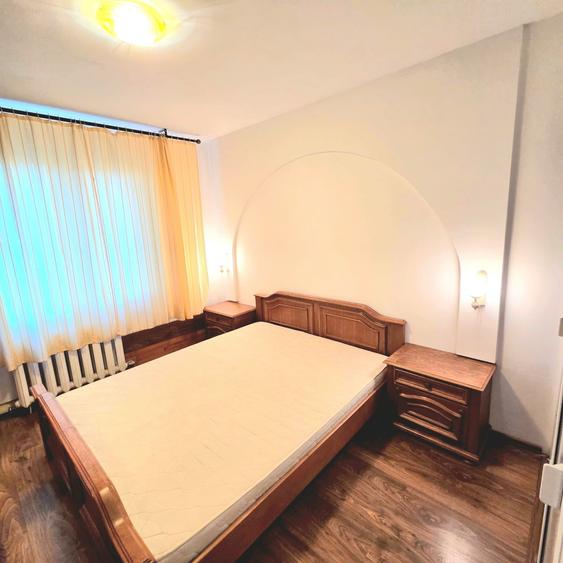 Apartament cu 3 camere semidecomandat în Iancului