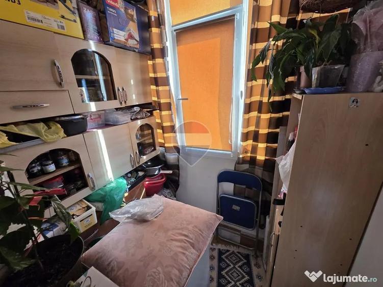 Apartament cu 3 camere decomandat în Sud
