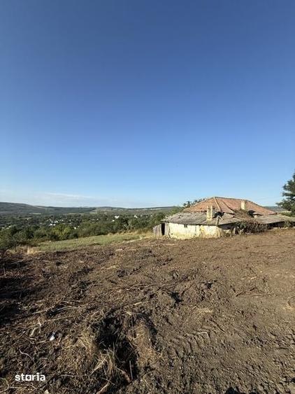 Casă cu 3 camere cu Teren 1100 Mp în Tomești