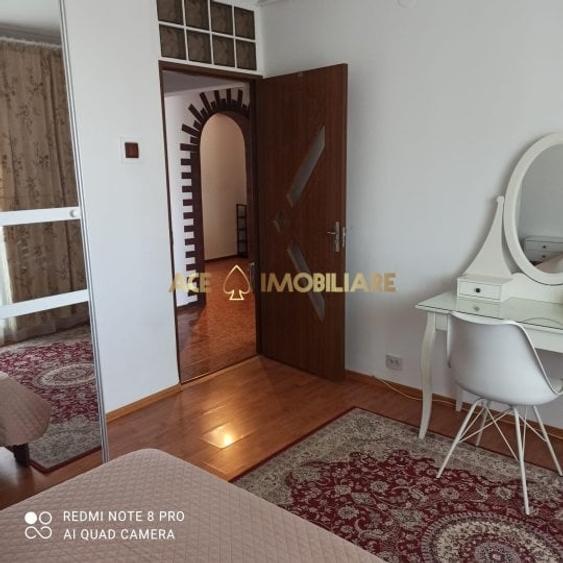 Apartament cu 3 camere decomandat, mobilat în Vitan