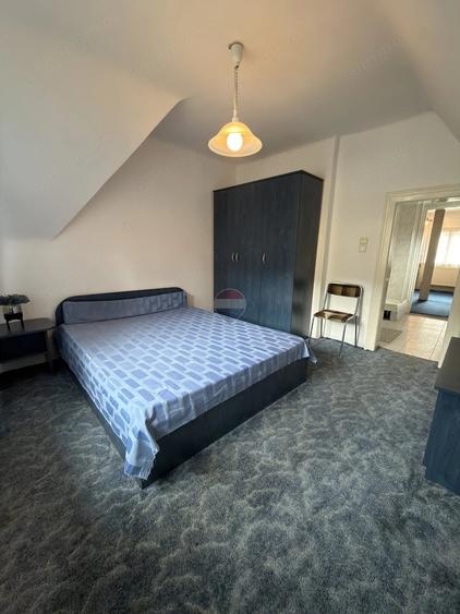 Apartament cu 3 camere semidecomandat în Cioplea