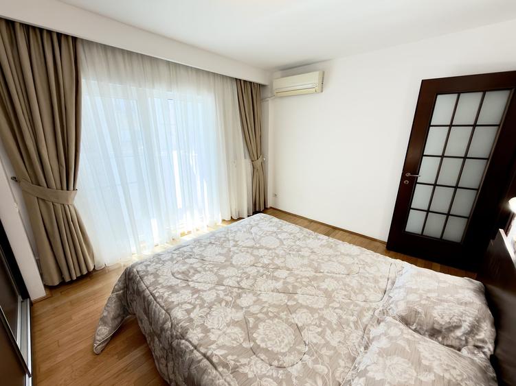 Apartament cu 4 camere decomandat, mobilat în Decebal