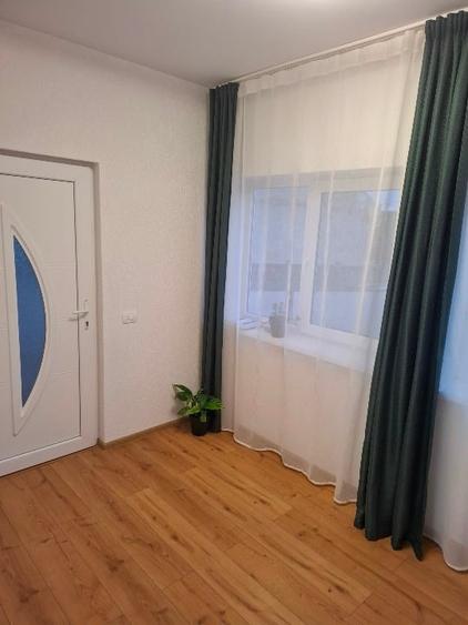 Casă individuală cu 3 camere cu Canalizare în Sâncrai