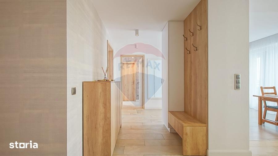 Apartament cu 4 camere în Tractorul