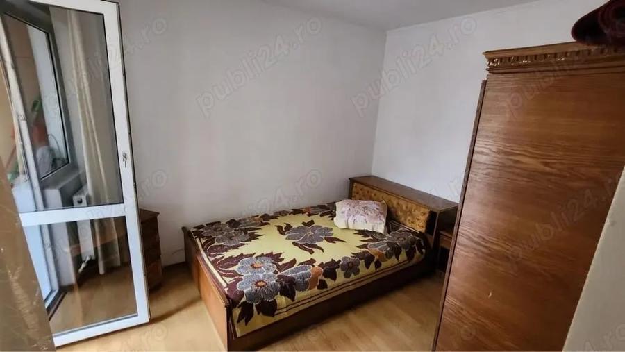 Apartament cu 3 camere semidecomandat, mobilat în Tomis Nord