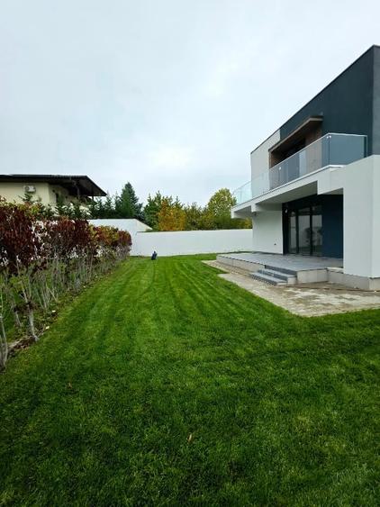 Duplex cu 5 camere cu Canalizare în Corbeanca