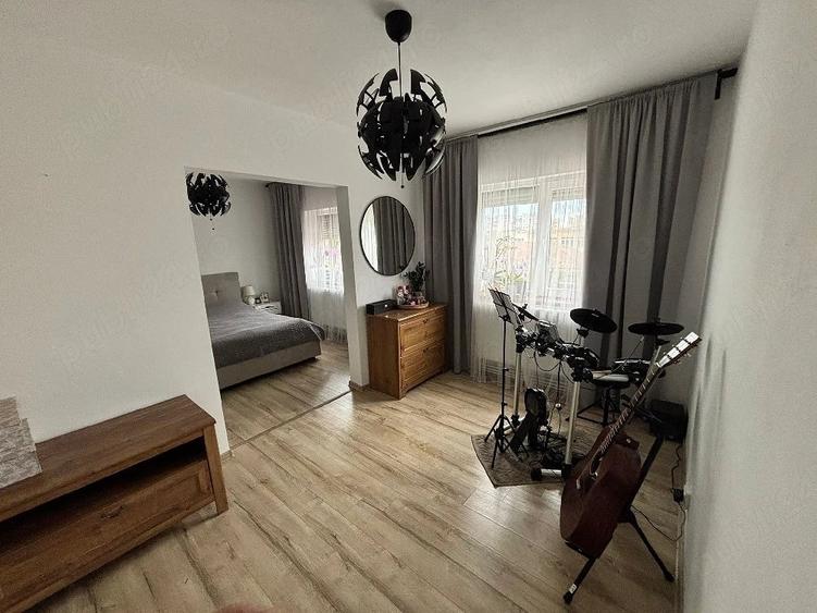 Apartament cu 5 camere decomandat în Central