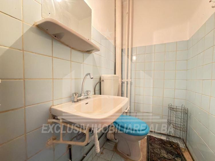 Apartament cu 3 camere decomandat, mobilat în Cetate