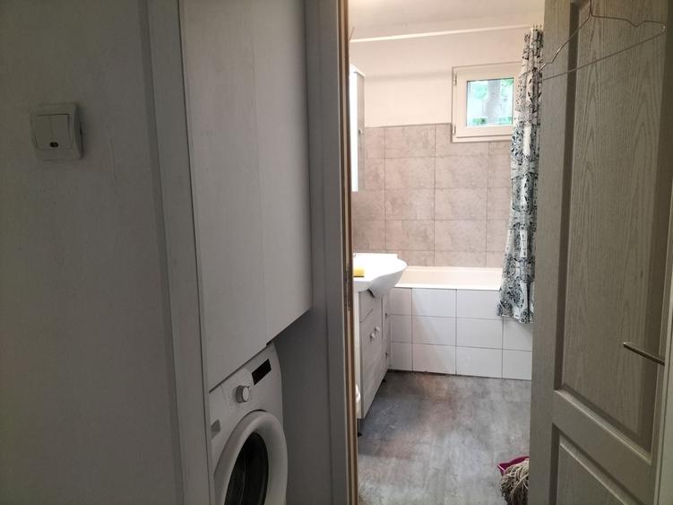 Apartament cu 3 camere semidecomandat în Brâncoveanu