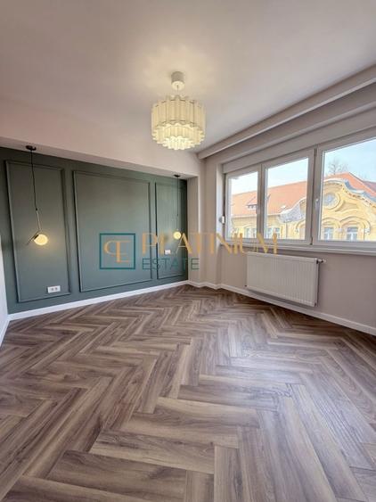 Apartament cu 3 camere semidecomandat, mobilat în Ultracentral